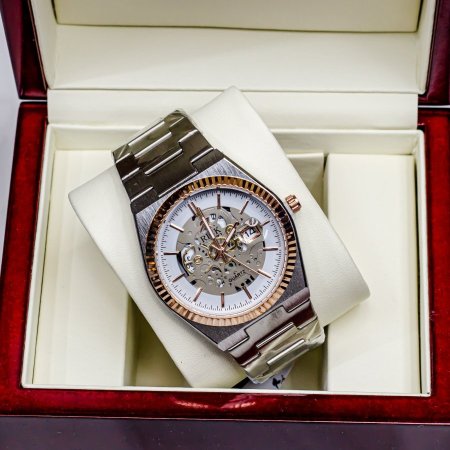 ساعات مميزة بتصاميم أنيقة وجودة عالية