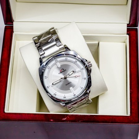 ساعات مميزة بتصاميم أنيقة وجودة عالية