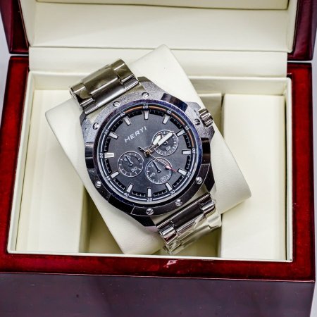 ساعات مميزة بتصاميم أنيقة وجودة عالية