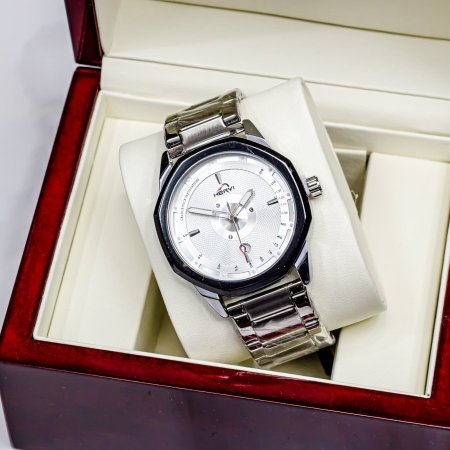 ساعات مميزة بتصاميم أنيقة وجودة عالية