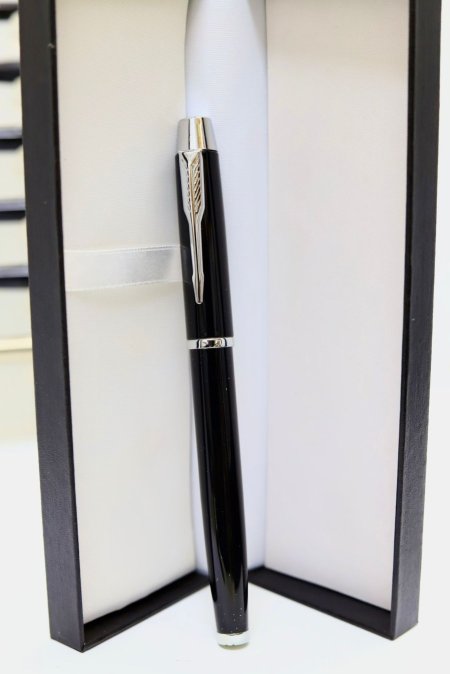 قلم فاخر مع نقش الاسم