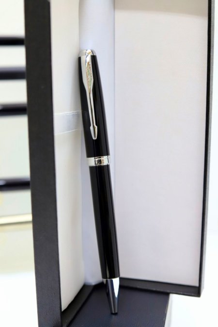 قلم فاخر مع نقش الاسم