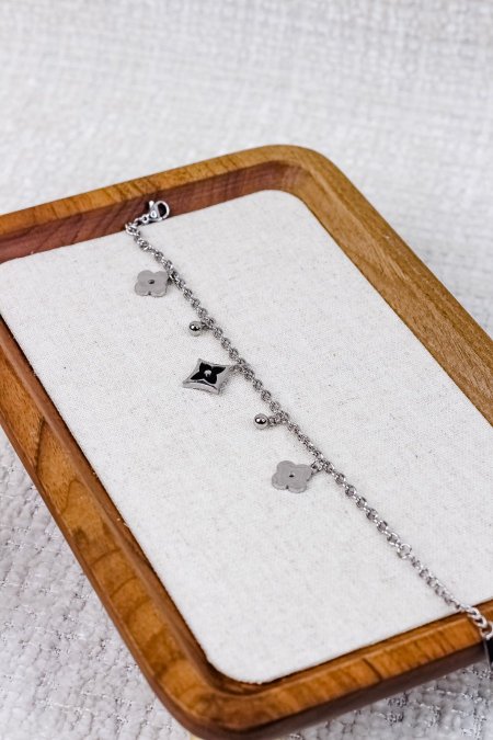 أساور ناعمة وجذابة