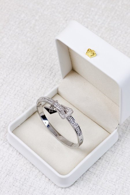 اساور ماركة اصلية