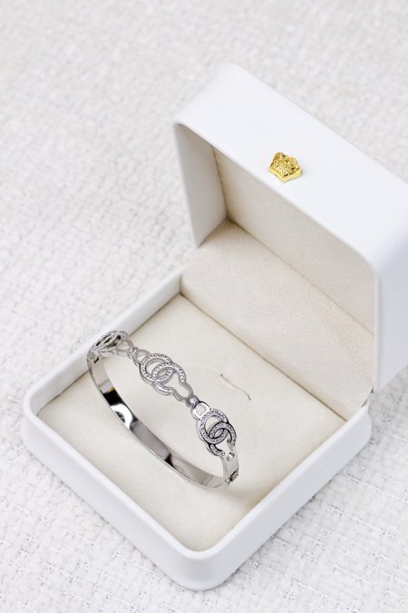 اساور ماركة اصلية