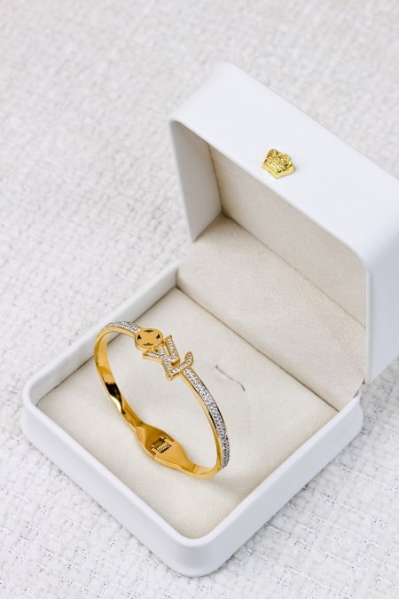 اساور ماركة اصلية