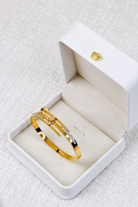 اساور ماركة اصلية