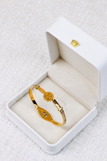 اساور ماركة اصلية