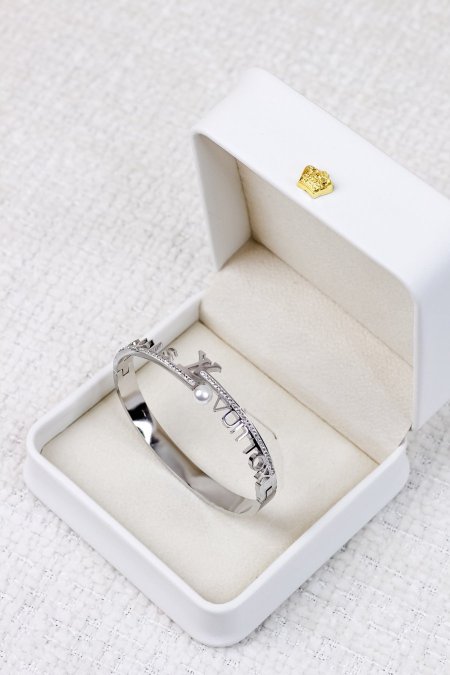 اساور ماركة اصلية