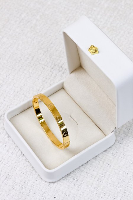 اساور ماركة اصلية