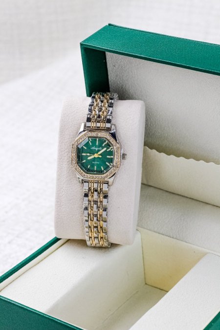 ساعات ناعمة ومميزة