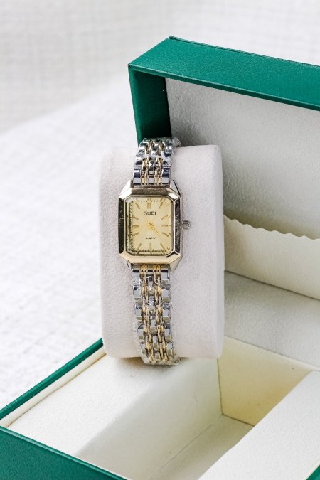 ساعات ناعمة ومميزة