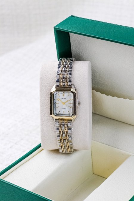 ساعات ناعمة ومميزة