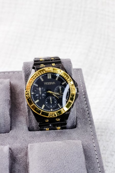 ساعات انيقة