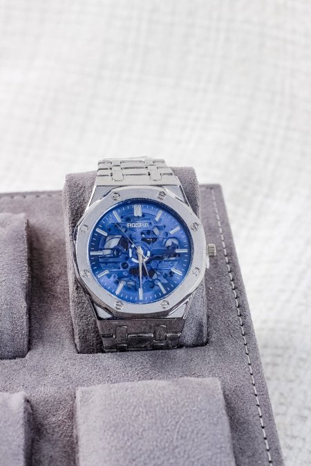 ساعات انيقة