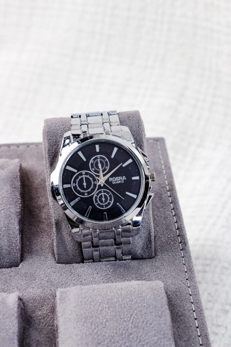 ساعات انيقة