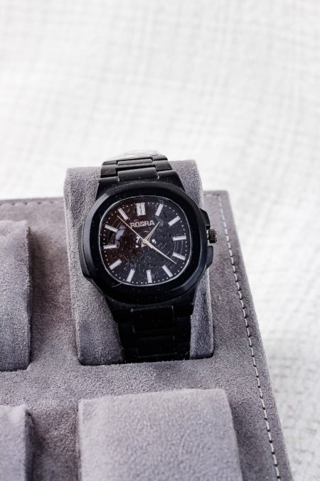 ساعات انيقة