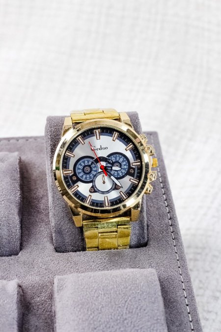 ساعات انيقة