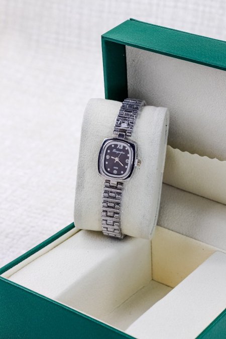 ساعات ناعمة ومميزة