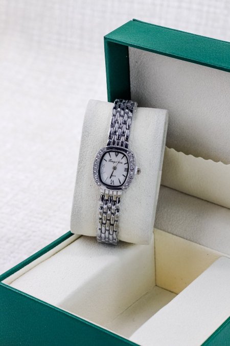 ساعات ناعمة ومميزة