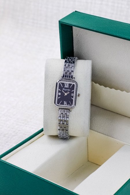 ساعات ناعمة ومميزة