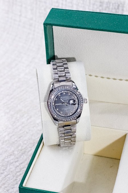 ساعات ناعمة ومميزة