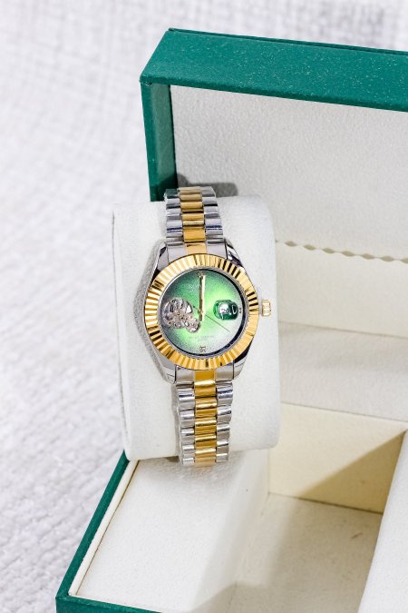 ساعات ناعمة ومميزة