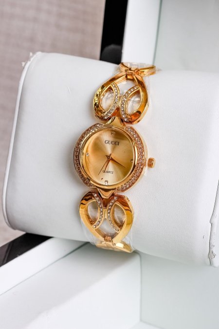 ساعة GUCCI فاخرة