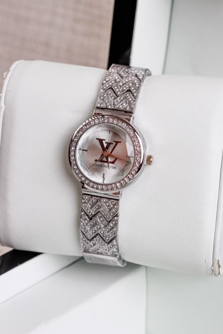 ساعة LOUIS VUITTON فاخرة