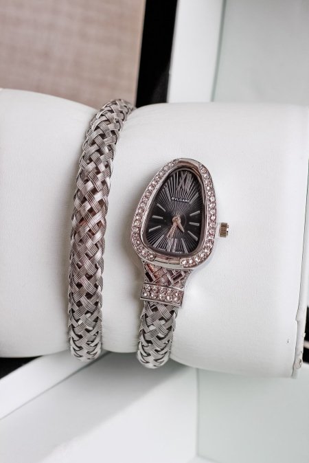ساعة BVLGARI فاخرة